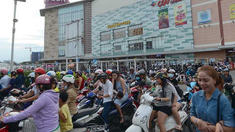 Hết thời trung tâm thương mại kiểu cũ? - Ảnh 1. Hết thời trung tâm thương mại kiểu cũ? - Ảnh 1.