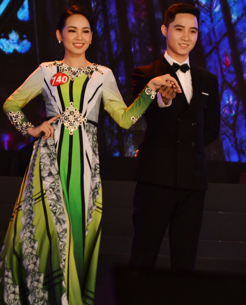 Nữ sinh ĐH Tây Đô đăng quang Hoa khôi Sinh viên VN 2017 - Ảnh 11. Nữ sinh ĐH Tây Đô đăng quang Hoa khôi Sinh viên VN 2017 - Ảnh 11.