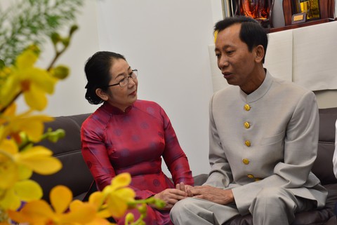 Lãnh đạo TP.HCM chúc mừng Giáng sinh 2017 - Ảnh 2. Lãnh đạo TP.HCM chúc mừng Giáng sinh 2017 - Ảnh 2.