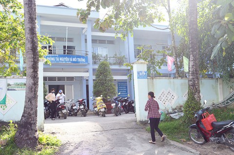 Kê khống tiền đền bù, một cán bộ huyện Phú Quốc bị bắt - Ảnh 1. Kê khống tiền đền bù, một cán bộ huyện Phú Quốc bị bắt - Ảnh 1.