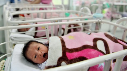 Không phạt người sinh con thứ 3 - Ảnh 1. Không phạt người sinh con thứ 3 - Ảnh 1.
