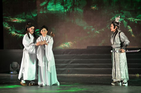 Phi Giao vẫn là của Ngọc Huyền - Ảnh 8. Phi Giao vẫn là của Ngọc Huyền - Ảnh 8.