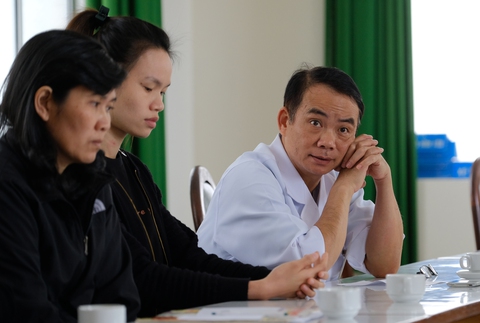 Tạm đình chỉ công tác 3 nữ hộ sinh ngủ trong giờ trực - Ảnh 1. Tạm đình chỉ công tác 3 nữ hộ sinh ngủ trong giờ trực - Ảnh 1.