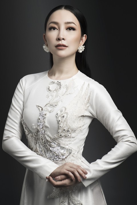 Linh Nga rực rỡ và đằm thắm với Phượng hoàng - Ảnh 8. Linh Nga rực rỡ và đằm thắm với Phượng hoàng - Ảnh 8.