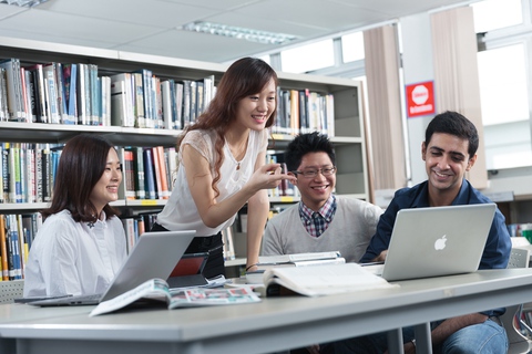 Du học châu Âu/Singapore, có cần SAT? - Ảnh 1. Du học châu Âu/Singapore, có cần SAT? - Ảnh 1.
