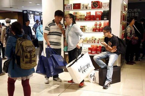 Du khách Trung Quốc bị cướp ở Pháp, Bắc Kinh nổi đóa - Ảnh 1. Du khách Trung Quốc bị cướp ở Pháp, Bắc Kinh nổi đóa - Ảnh 1.