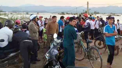 Tìm thấy thi thể hai học sinh bị lũ cuốn trên sông Krông Ana - Ảnh 1. Tìm thấy thi thể hai học sinh bị lũ cuốn trên sông Krông Ana - Ảnh 1.
