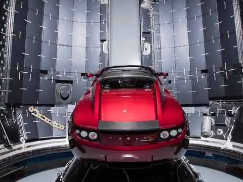 Elon Musk ‘khoe’ tiến độ chuẩn bị đưa xe hơi Tesla lên sao Hỏa - Ảnh 1. Elon Musk ‘khoe’ tiến độ chuẩn bị đưa xe hơi Tesla lên sao Hỏa - Ảnh 1.