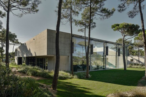 Ngắm biệt thự đá - kính - gỗ thoáng đãng ven biển Lisbon - Ảnh 4. Ngắm biệt thự đá - kính - gỗ thoáng đãng ven biển Lisbon - Ảnh 4.