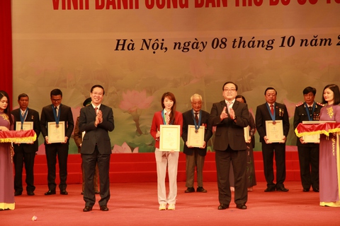 Thủ đô Hà Nội vinh danh 10 công dân ưu tú - Ảnh 1. Thủ đô Hà Nội vinh danh 10 công dân ưu tú - Ảnh 1.