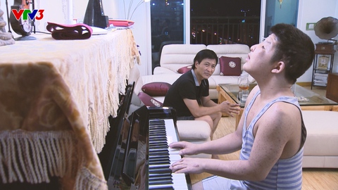 NSƯT Quốc Tuấn: ‘Tôi không thể nợ một vạn người’ - Ảnh 7. NSƯT Quốc Tuấn: ‘Tôi không thể nợ một vạn người’ - Ảnh 7.