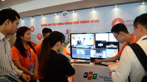 Người dân khó khăn có thể tham gia thành phố thông minh? - Ảnh 1. Người dân khó khăn có thể tham gia thành phố thông minh? - Ảnh 1.