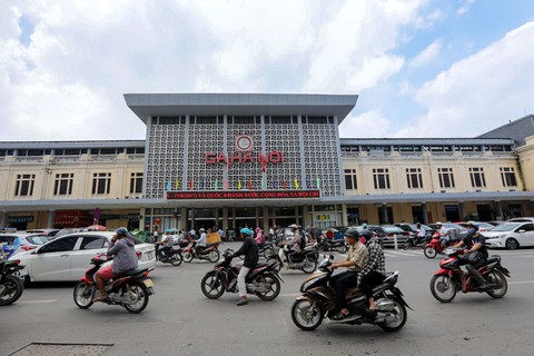 Ga đường sắt tốc độ cao Bắc - Nam phải bố trí ở trung tâm Hà Nội, TP.HCM- Ảnh 1. Phó thủ tướng Trần Hồng Hà chỉ đạo các ga đường sắt tốc độ cao tại Hà Nội, TP.HCM cần bố trí ở trung tâm - Ảnh: VIỆT DŨNG