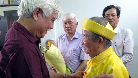 Hội Sử học Việt Nam vinh danh nhà nghiên cứu Nguyễn Đình Tư - Ảnh 3. Hội Sử học Việt Nam vinh danh nhà nghiên cứu Nguyễn Đình Tư - Ảnh 3.