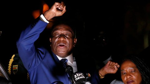 Cá sấu Mnangagwa đã quay về Zimbabwe chờ nhậm chức - Ảnh 1. Cá sấu Mnangagwa đã quay về Zimbabwe chờ nhậm chức - Ảnh 1.