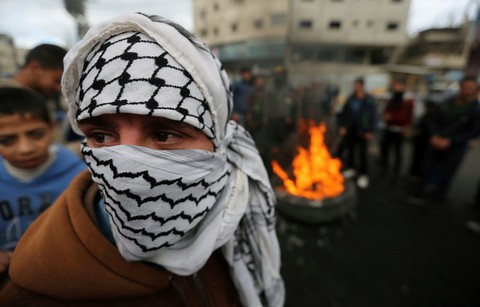Bạo lực đã bắt đầu trỗi dậy giữa Palestine và Israel - Ảnh 4. Bạo lực đã bắt đầu trỗi dậy giữa Palestine và Israel - Ảnh 4.