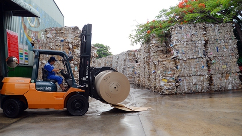 Trung Quốc khát giấy, gom sạch giấy cuộn từ Việt Nam - Ảnh 2. Trung Quốc khát giấy, gom sạch giấy cuộn từ Việt Nam - Ảnh 2.