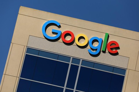Các hãng tin châu Âu muốn Facebook, Google trả tiền bản quyền tin tức - Ảnh 1. Các hãng tin châu Âu muốn Facebook, Google trả tiền bản quyền tin tức - Ảnh 1.