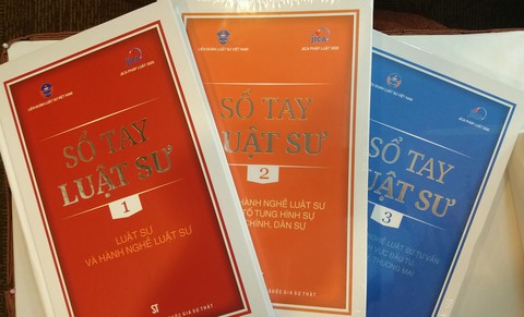 Ra mắt Sổ tay luật sư - Ảnh 2. Ra mắt Sổ tay luật sư - Ảnh 2.