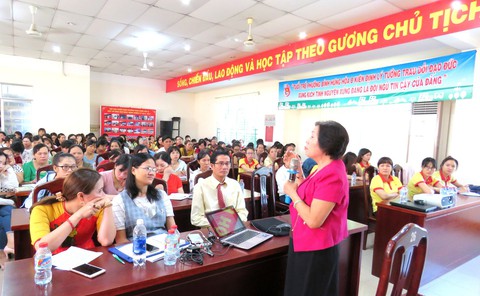Hơn 400 giáo viên, bảo mẫu dự tọa đàm ngăn chặn bạo hành - Ảnh 1. Hơn 400 giáo viên, bảo mẫu dự tọa đàm ngăn chặn bạo hành - Ảnh 1.