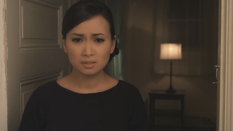 Hà Phương đóng phim với cha Ralph của Tiếng chim hót trong bụi mận gai - Ảnh 2. Hà Phương đóng phim với cha Ralph của Tiếng chim hót trong bụi mận gai - Ảnh 2.