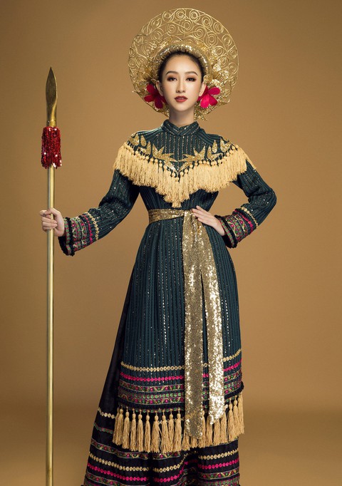 Hà Thu mang câu chuyện Hai Bà Trưng đến Hoa hậu Trái đất 2017 - Ảnh 3. Hà Thu mang câu chuyện Hai Bà Trưng đến Hoa hậu Trái đất 2017 - Ảnh 3.