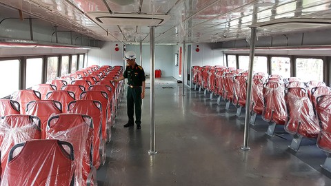 Hạ thủy tàu buýt cao tốc triệu đô do kỹ sư Việt Nam thiết kế - Ảnh 3. Hạ thủy tàu buýt cao tốc triệu đô do kỹ sư Việt Nam thiết kế - Ảnh 3.