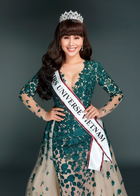 Vương miện Miss Earth Việt Nam nổi bật với 5 viên ngọc bích - Ảnh 2. Vương miện Miss Earth Việt Nam nổi bật với 5 viên ngọc bích - Ảnh 2.