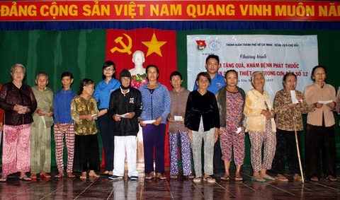 Thành đoàn cứu trợ tại vùng bão, lũ Phú Yên và Khánh Hòa - Ảnh 3. Thành đoàn cứu trợ tại vùng bão, lũ Phú Yên và Khánh Hòa - Ảnh 3.