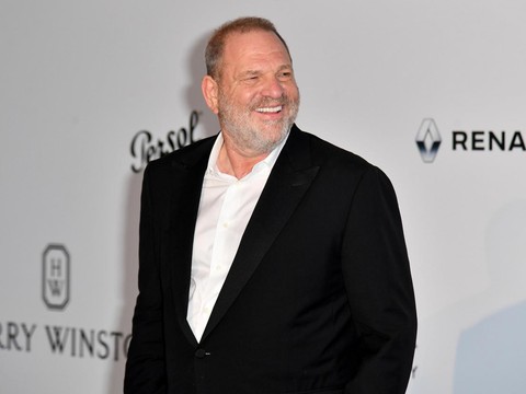 Harvey Weinstein sẽ bị thu hồi Bắc Đẩu bội tinh - Ảnh 1. Harvey Weinstein sẽ bị thu hồi Bắc Đẩu bội tinh - Ảnh 1.