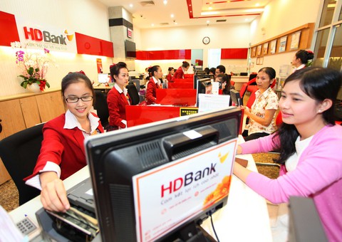 Cổ đông lớn chi hàng nghìn tỉ đồng mua cổ phiếu HDBank - Ảnh 1. Cổ đông lớn chi hàng nghìn tỉ đồng mua cổ phiếu HDBank - Ảnh 1.