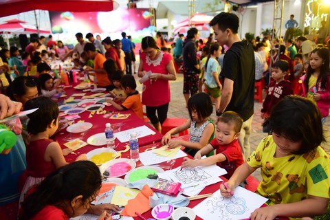 Con em công nhân đón Trung Thu ấm áp - Ảnh 4. Con em công nhân đón Trung Thu ấm áp - Ảnh 4.