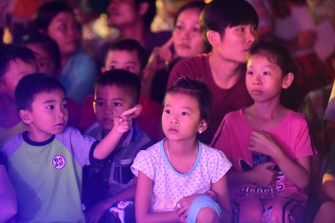Con em công nhân đón Trung Thu ấm áp - Ảnh 7. Con em công nhân đón Trung Thu ấm áp - Ảnh 7.