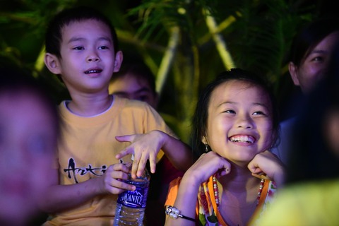 Con em công nhân đón Trung Thu ấm áp - Ảnh 11. Con em công nhân đón Trung Thu ấm áp - Ảnh 11.