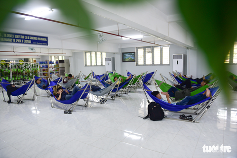 Thư viện có ipad, ghế massage... dành cho sinh viên - Ảnh 11. Thư viện có ipad, ghế massage... dành cho sinh viên - Ảnh 11.