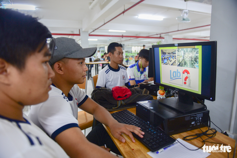 Thư viện có ipad, ghế massage... dành cho sinh viên - Ảnh 3. Thư viện có ipad, ghế massage... dành cho sinh viên - Ảnh 3.