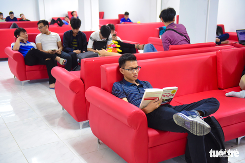 Thư viện có ipad, ghế massage... dành cho sinh viên - Ảnh 12. Thư viện có ipad, ghế massage... dành cho sinh viên - Ảnh 12.