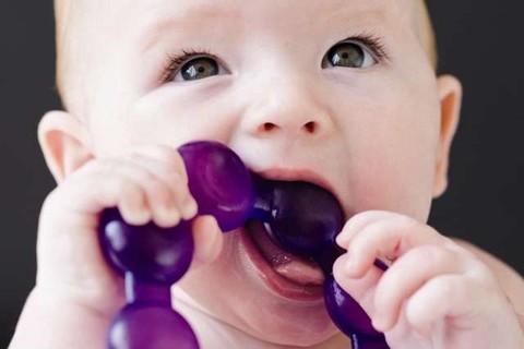 Dấu hiệu của trẻ sắp mọc răng - Ảnh 1. Dấu hiệu của trẻ sắp mọc răng - Ảnh 1.