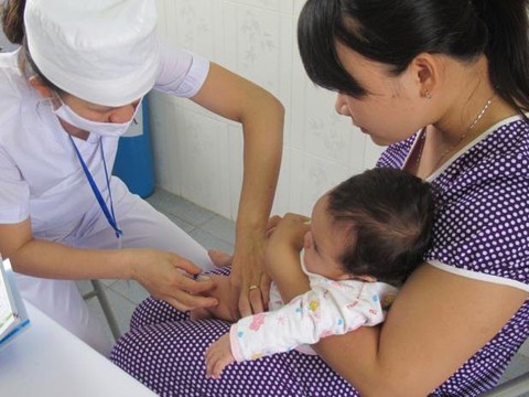 Nhiều trẻ chưa tiêm phòng sởi, Hà Nội lo dịch bùng phát - Ảnh 1. Nhiều trẻ chưa tiêm phòng sởi, Hà Nội lo dịch bùng phát - Ảnh 1.