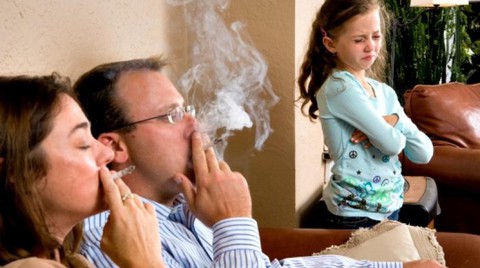 Mối nguy hại từ khói thuốc thụ động - Ảnh 1. Mối nguy hại từ khói thuốc thụ động - Ảnh 1.