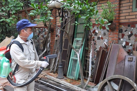 Dịch sốt xuất huyết đã giảm trên địa bàn thành phố Hà Nội - Ảnh 1. Dịch sốt xuất huyết đã giảm trên địa bàn thành phố Hà Nội - Ảnh 1.