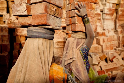 ILO: Hơn 40 triệu người trên thế giới đang có cuộc sống nô lệ - Ảnh 1. ILO: Hơn 40 triệu người trên thế giới đang có cuộc sống nô lệ - Ảnh 1.