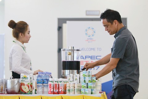 Hơn nửa triệu sản phẩm Vinamilk phục vụ APEC 2017 - Ảnh 4. Hơn nửa triệu sản phẩm Vinamilk phục vụ APEC 2017 - Ảnh 4.