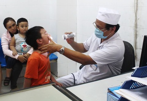 TP.HCM: Sốt xuất huyết chững lại, bệnh tay chân miệng gia tăng - Ảnh 1. TP.HCM: Sốt xuất huyết chững lại, bệnh tay chân miệng gia tăng - Ảnh 1.