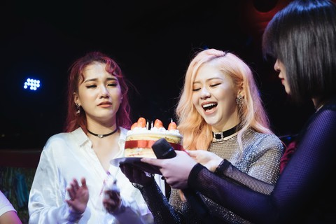 Liz Kim Cương trở về với nhóm LIME qua MV Party girlz - Ảnh 6. Liz Kim Cương trở về với nhóm LIME qua MV Party girlz - Ảnh 6.