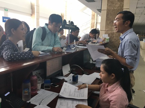 Mỗi ngày Cục thuế TP.HCM phải thu 2.525 tỉ mới đạt chỉ tiêu - Ảnh 1. Mỗi ngày Cục thuế TP.HCM phải thu 2.525 tỉ mới đạt chỉ tiêu - Ảnh 1.