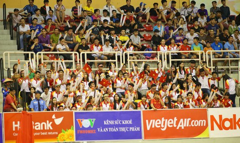 Khán giả TP.HCM hào hứng với Futsal - Ảnh 1. Khán giả TP.HCM hào hứng với Futsal - Ảnh 1.