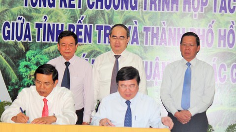 Liên kết giữa các địa phương còn mang dáng dấp thủ tục hành chính, xã giao - Ảnh 1. Liên kết giữa các địa phương còn mang dáng dấp thủ tục hành chính, xã giao - Ảnh 1.