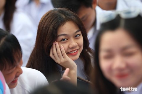 Gương mặt rạng rỡ của nam, nữ sinh ngày khai trường - Ảnh 10. Gương mặt rạng rỡ của nam, nữ sinh ngày khai trường - Ảnh 10.