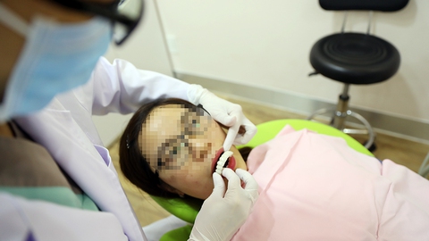 Những sai lầm trong chăm sóc và làm đẹp hàm răng - Ảnh 1. Những sai lầm trong chăm sóc và làm đẹp hàm răng - Ảnh 1.